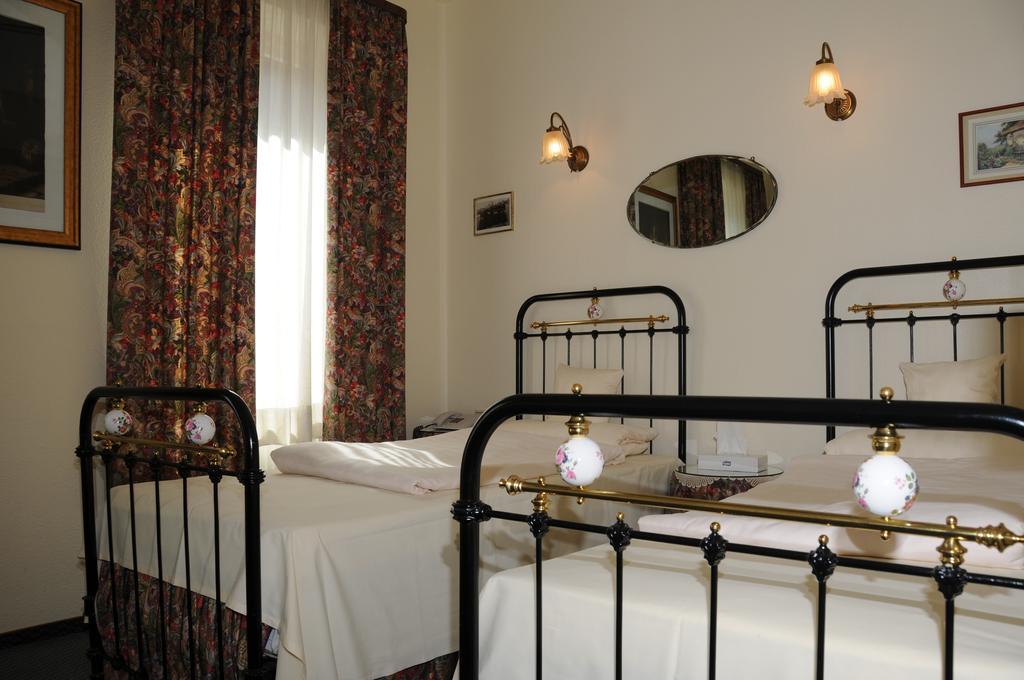 Hotel Admiral ヴィースバーデン 部屋 写真