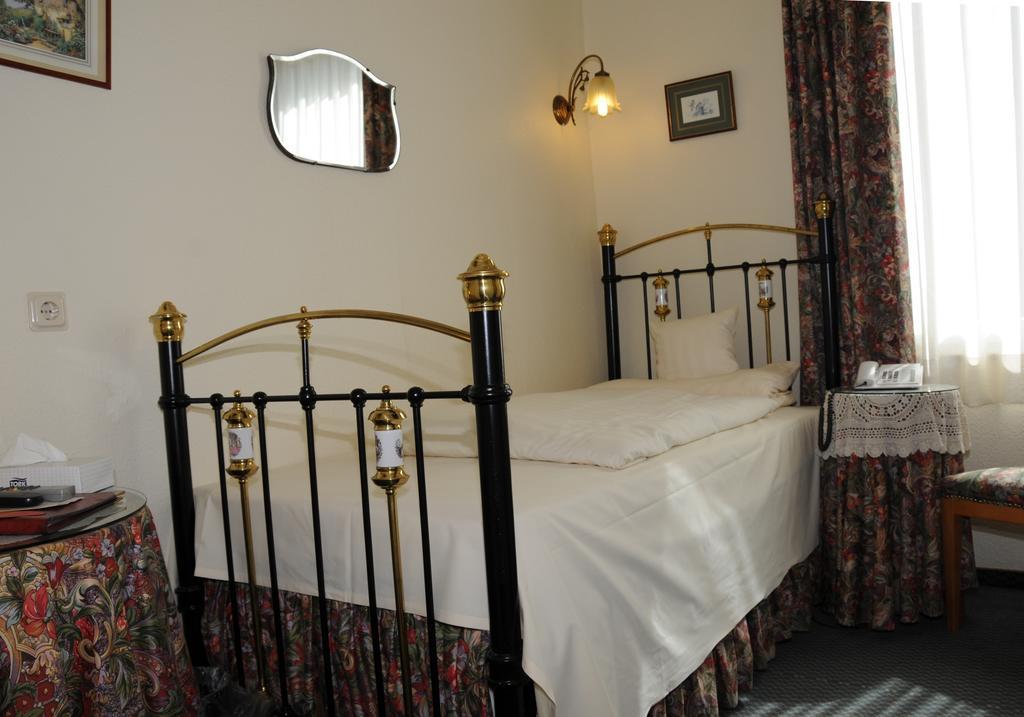 Hotel Admiral ヴィースバーデン 部屋 写真